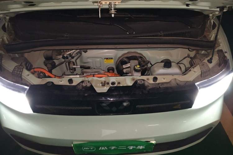 Used Wuling Hongguang MINIEV 2022 Macaron Fashion Edition Lithium-Nickel-Cobalt-Alpha-oxide Engine Bay
