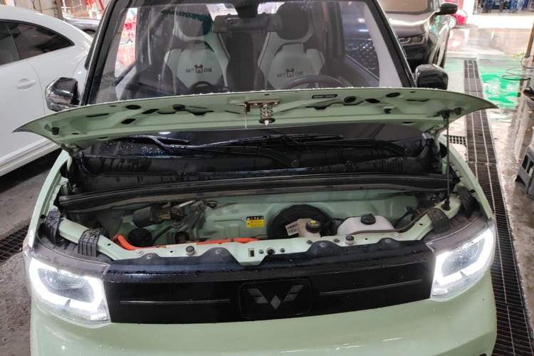 Used Wuling Hongguang MINIEV 2022 Macaron Premium Model – Lithium Iron Phosphate Engine Bay