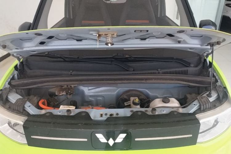 Used Wuling Hongguang MINIEV 2022 Macaron Fashion Model Lithium Iron Phosphate Engine Bay