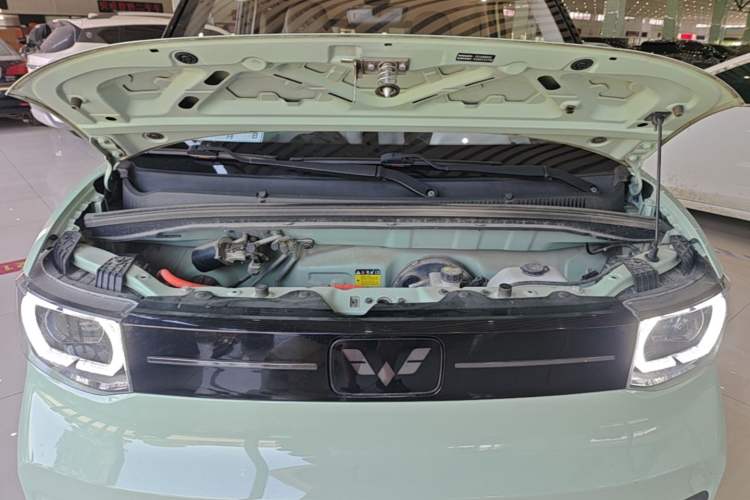 Used Wuling Hongguang MINIEV 2022 Macaron Premium Model – Lithium Iron Phosphate Engine Bay