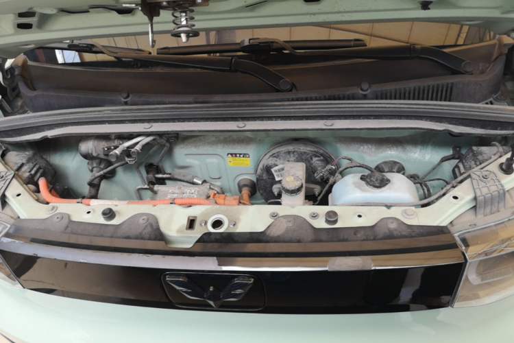 Used Wuling Hongguang MINIEV 2022 Macaron Premium Model – Lithium Ternary Battery Engine Bay