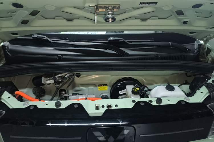 Used Wuling Hongguang MINIEV 2022 Macaron Premium Model – Lithium Iron Phosphate Engine Bay