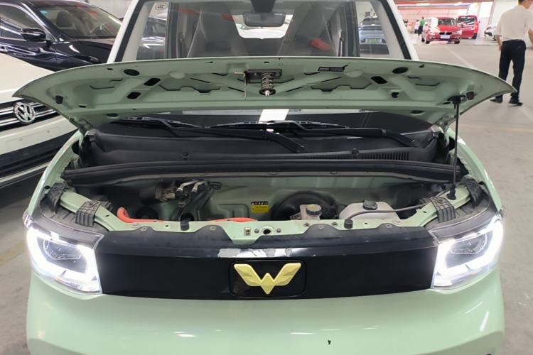 Used Wuling Hongguang MINIEV 2022 Macaron Fashion Model Lithium Iron Phosphate Engine Bay