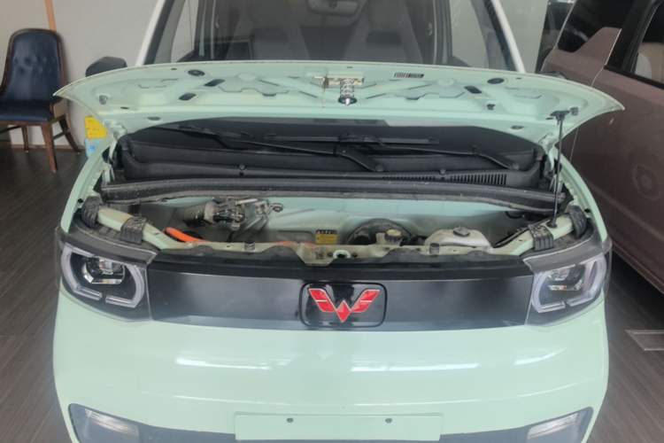 Used Wuling Hongguang MINIEV 2022 Macaron Fashion Edition Lithium-Nickel-Cobalt-Alpha-oxide Engine Bay