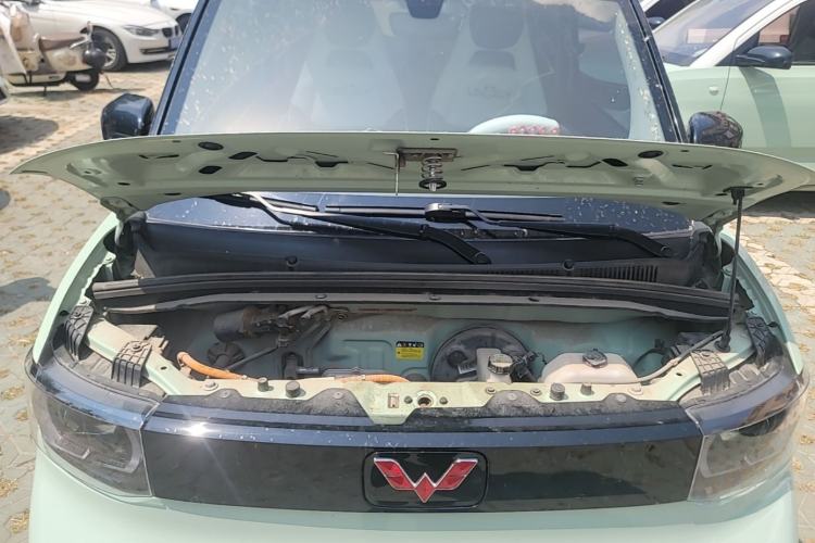 Used Wuling Hongguang MINIEV 2022 Macaron Fashion Model Lithium Iron Phosphate Engine Bay