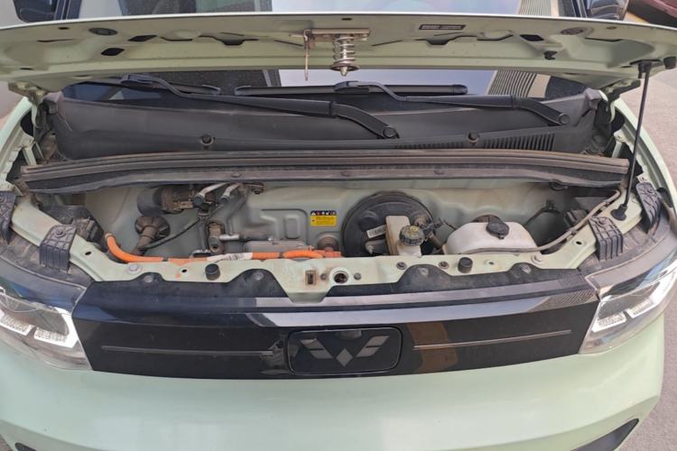 Used Wuling Hongguang MINIEV 2022 Macaron Fashion Edition Lithium-Nickel-Cobalt-Alpha-oxide Engine Bay
