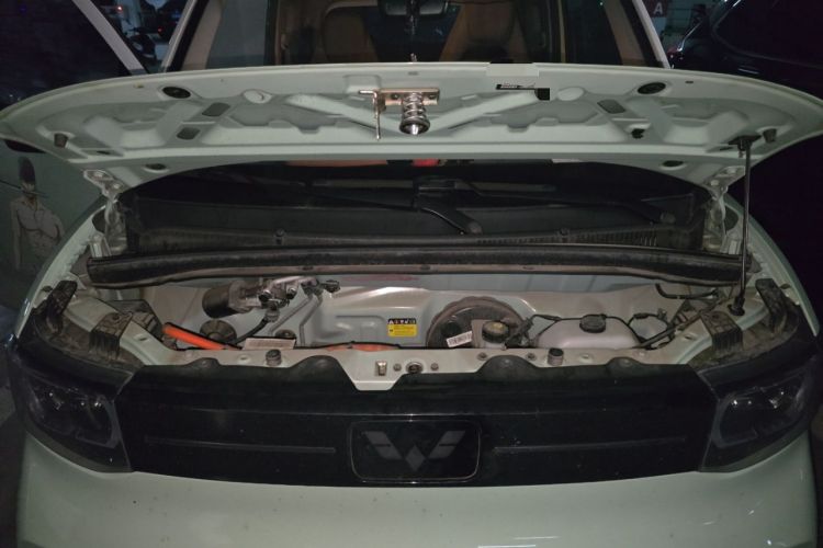 Used Wuling Hongguang MINIEV 2022 Macaron Fashion Edition Lithium-Nickel-Cobalt-Alpha-oxide Engine Bay