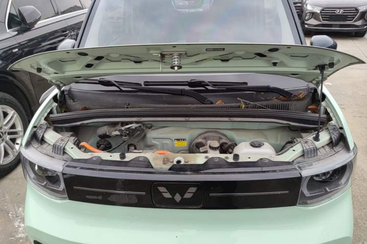 Used Wuling Hongguang MINIEV 2022 Macaron Premium Model – Lithium Ternary Battery Engine Bay