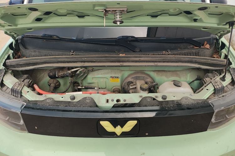 Used Wuling Hongguang MINIEV 2022 Macaron Fashion Edition Lithium-Nickel-Cobalt-Alpha-oxide Engine Bay
