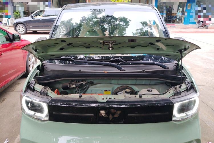 Used Wuling Hongguang MINIEV 2022 Macaron Fashion Model Lithium Iron Phosphate Engine Bay