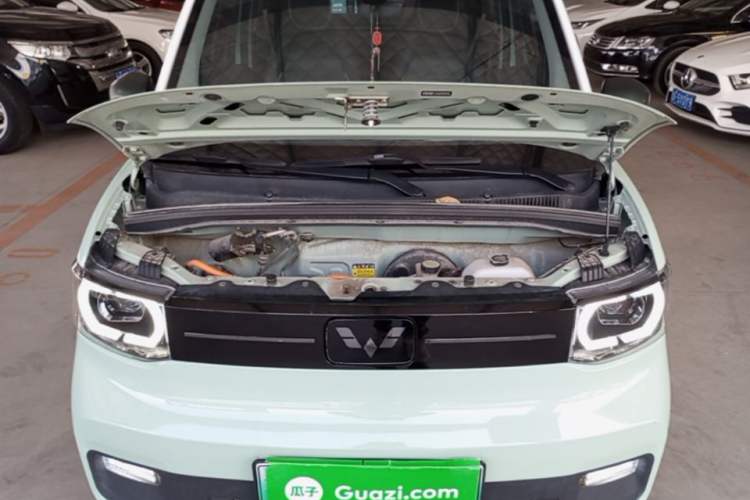 Used Wuling Hongguang MINIEV 2022 Macaron Fashion Edition Lithium-Nickel-Cobalt-Alpha-oxide Engine Bay