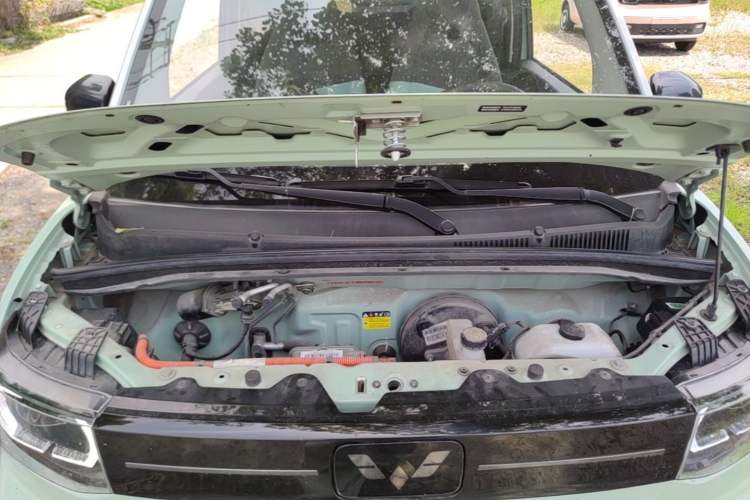 Used Wuling Hongguang MINIEV 2022 Macaron Premium Model – Lithium Iron Phosphate Engine Bay
