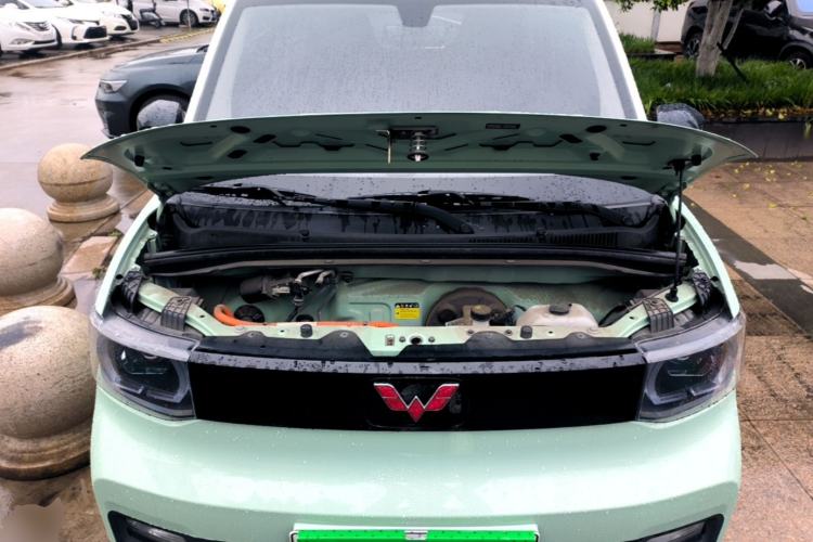 Used Wuling Hongguang MINIEV 2022 Macaron Fashion Model Lithium Iron Phosphate Engine Bay