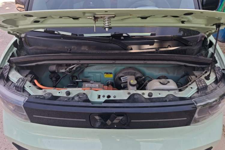 Used Wuling Hongguang MINIEV 2022 Macaron Fashion Model Lithium Iron Phosphate Engine Bay