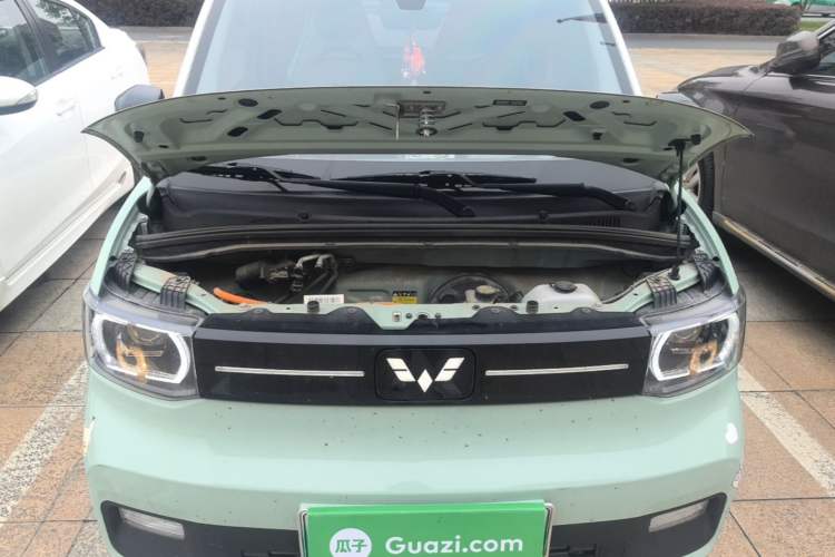Used Wuling Hongguang MINIEV 2022 Macaron Fashion Model Lithium Iron Phosphate Engine Bay