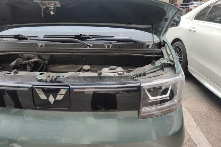 Used Wuling Hongguang MINIEV 2022 GAMEBOY 300km Enthusiast Model with Lithium Iron Phosphate Engine Bay Left