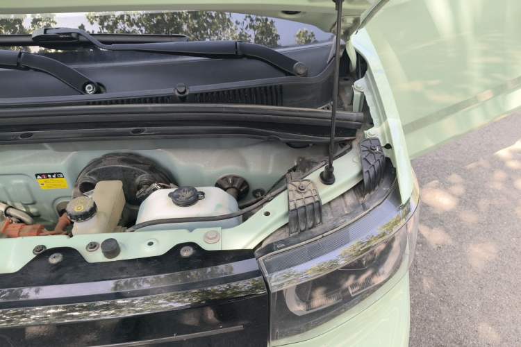 Used Wuling Hongguang MINIEV 2022 Macaron Premium Model – Lithium Iron Phosphate Engine Bay Left