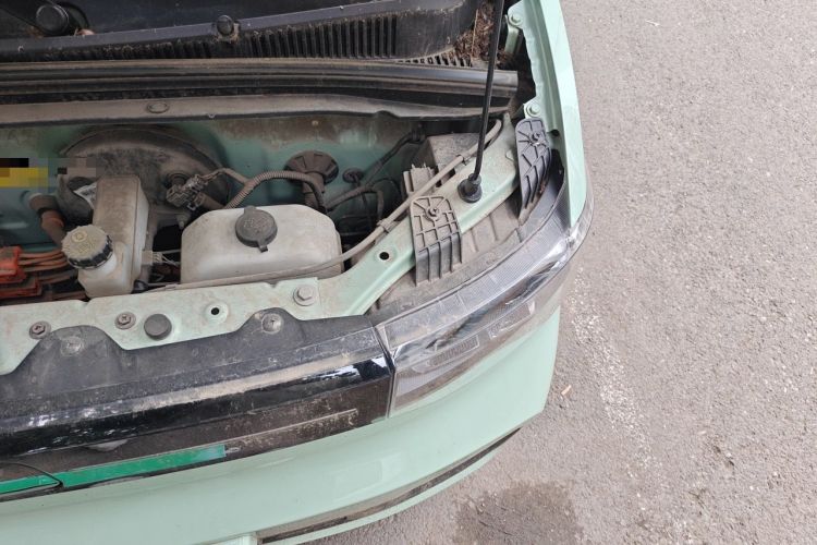 Used Wuling Hongguang MINIEV 2022 Macaron Fashion Model Lithium Iron Phosphate Engine Bay Left
