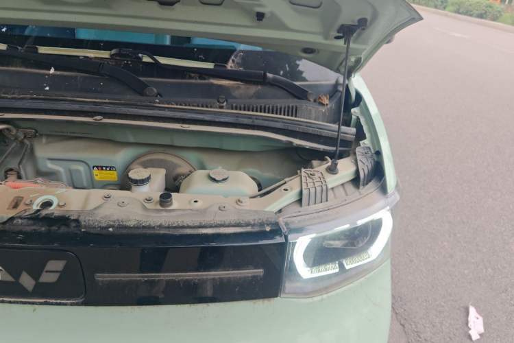 Used Wuling Hongguang MINIEV 2022 Macaron Premium Model – Lithium Iron Phosphate Engine Bay Left