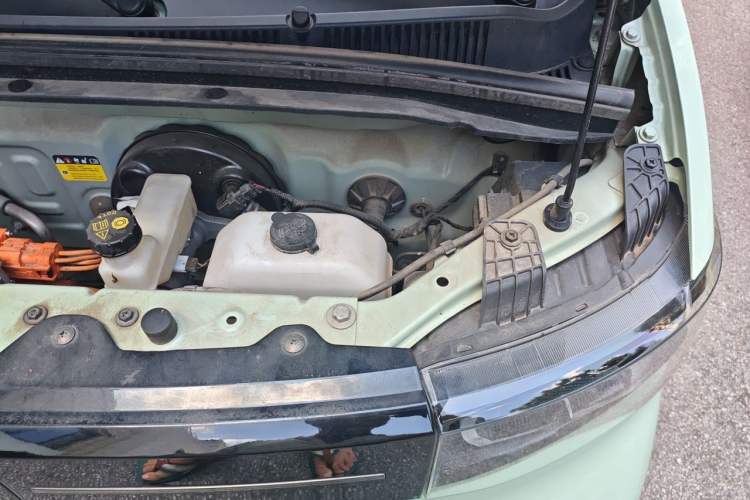 Used Wuling Hongguang MINIEV 2022 Macaron Premium Model – Lithium Iron Phosphate Engine Bay Left