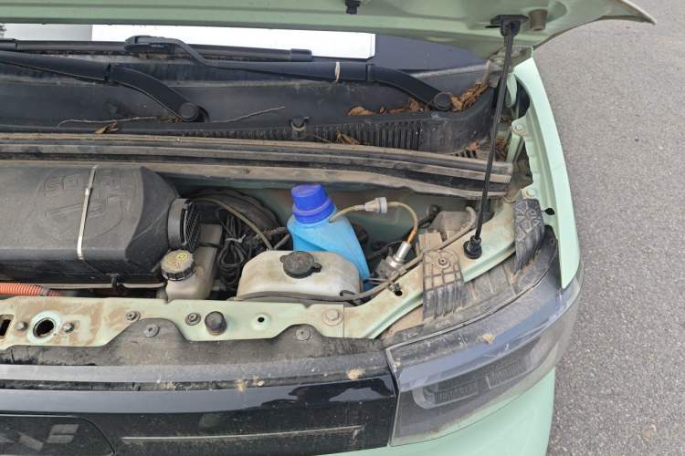 Used Wuling Hongguang MINIEV 2022 Macaron Premium Model – Lithium Iron Phosphate Engine Bay Left