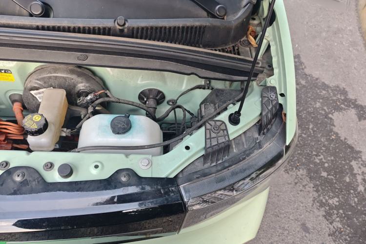 Used Wuling Hongguang MINIEV 2022 Macaron Premium Model – Lithium Ternary Battery Engine Bay Left