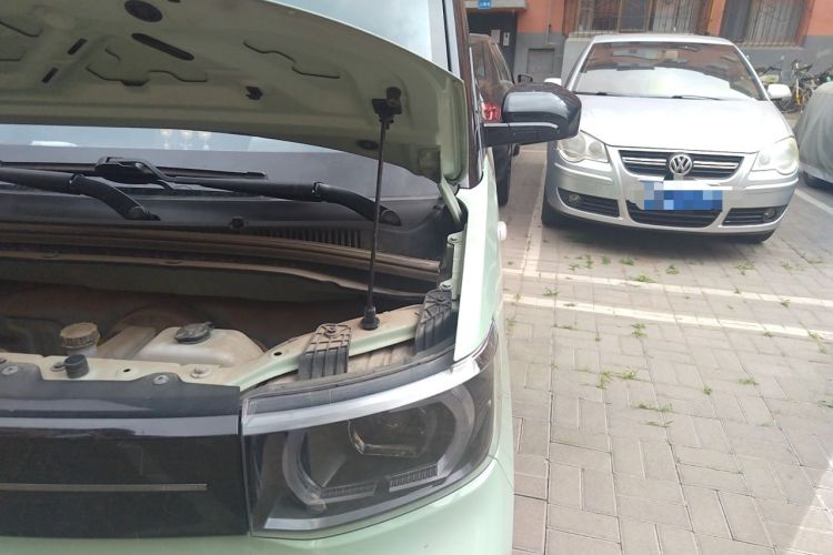 Used Wuling Hongguang MINIEV 2022 Macaron Premium Model – Lithium Ternary Battery Engine Bay Left