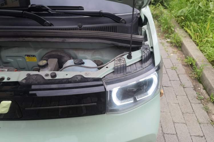 Used Wuling Hongguang MINIEV 2022 Macaron Premium Model – Lithium Iron Phosphate Engine Bay Left