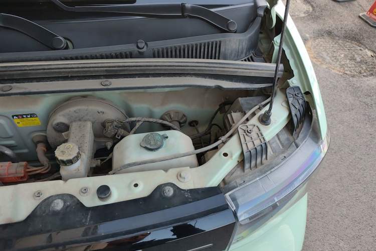 Used Wuling Hongguang MINIEV 2022 Macaron Premium Model – Lithium Iron Phosphate Engine Bay Left