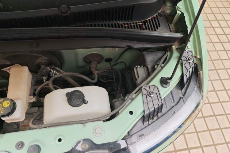 Used Wuling Hongguang MINIEV 2022 Macaron Premium Model – Lithium Iron Phosphate Engine Bay Left
