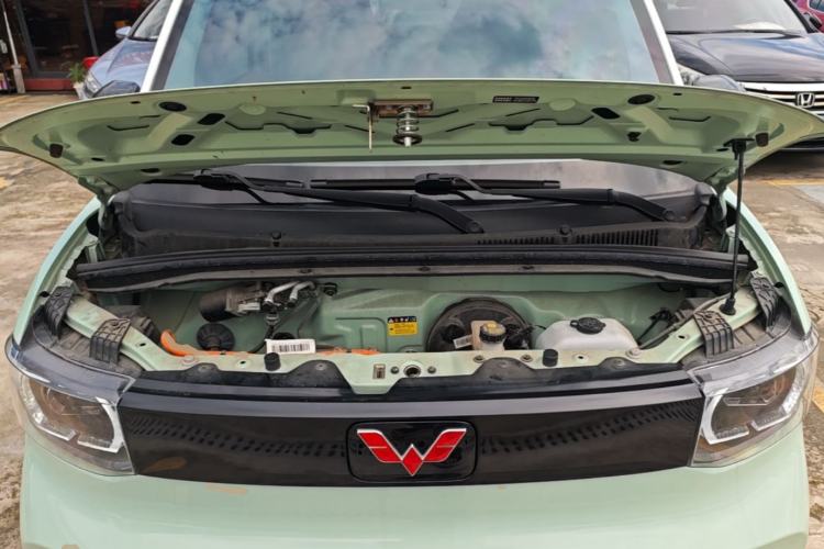 Used Wuling Hongguang MINIEV 2022 Macaron Fashion Model Lithium Iron Phosphate Engine Bay
