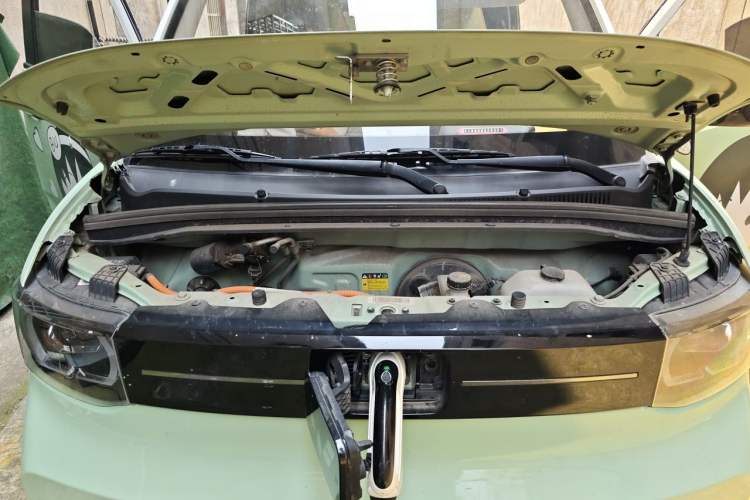 Used Wuling Hongguang MINIEV 2022 Macaron Premium Model – Lithium Iron Phosphate Engine Bay