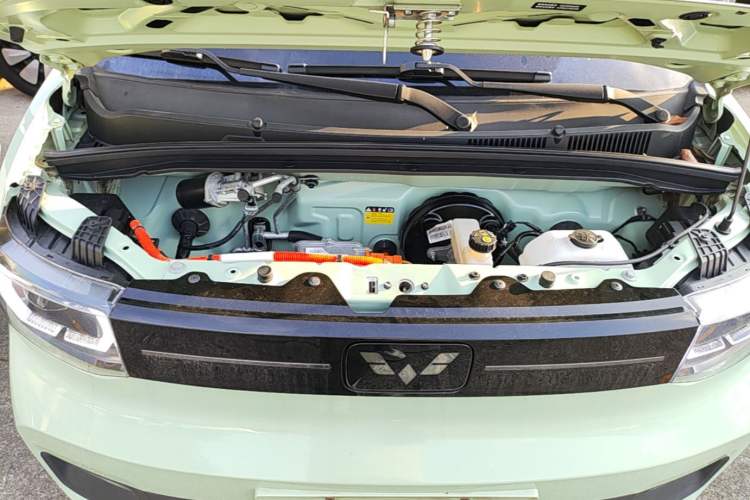 Used Wuling Hongguang MINIEV 2022 Macaron Premium Model – Lithium Iron Phosphate Engine Bay