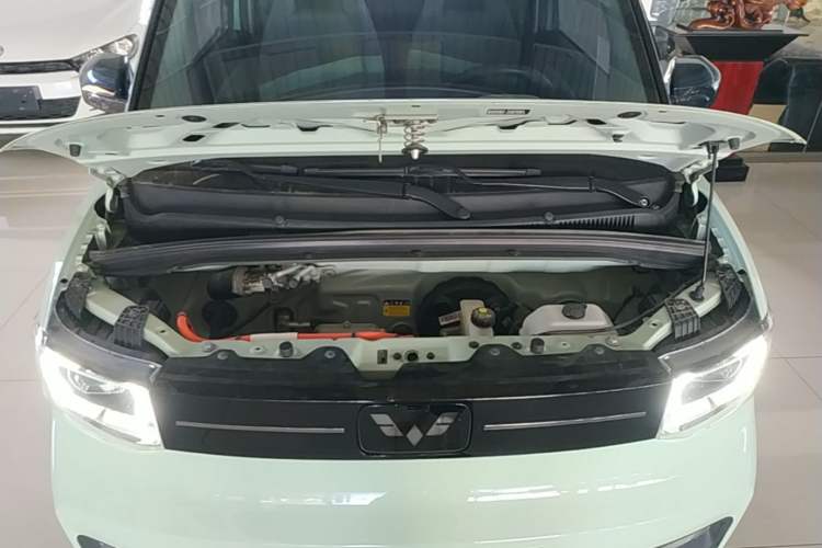 Used Wuling Hongguang MINIEV 2022 Macaron Premium Model – Lithium Iron Phosphate Engine Bay