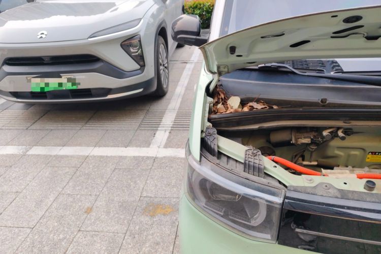 Used Wuling Hongguang MINIEV 2022 Macaron Premium Model – Lithium Iron Phosphate Engine Bay Right