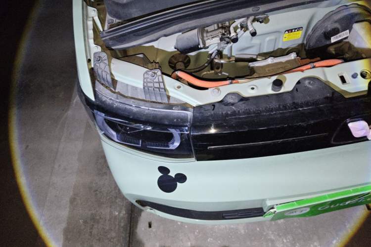 Used Wuling Hongguang MINIEV 2022 Macaron Fashion Model Lithium Iron Phosphate Engine Bay Right