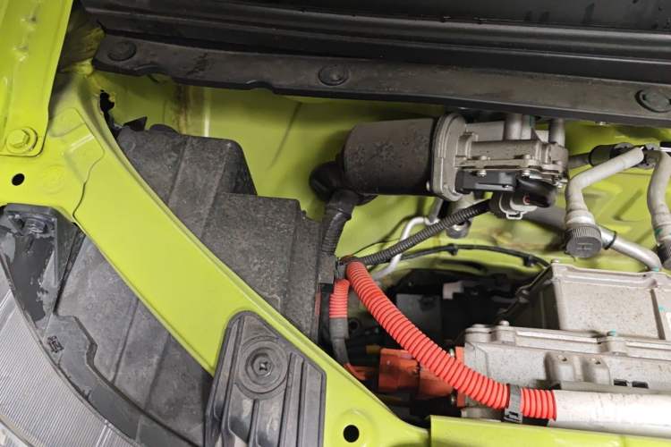 Used Wuling Hongguang MINIEV 2022 GAMEBOY 200km Gaming Edition with Lithium Iron Phosphate Engine Bay Right