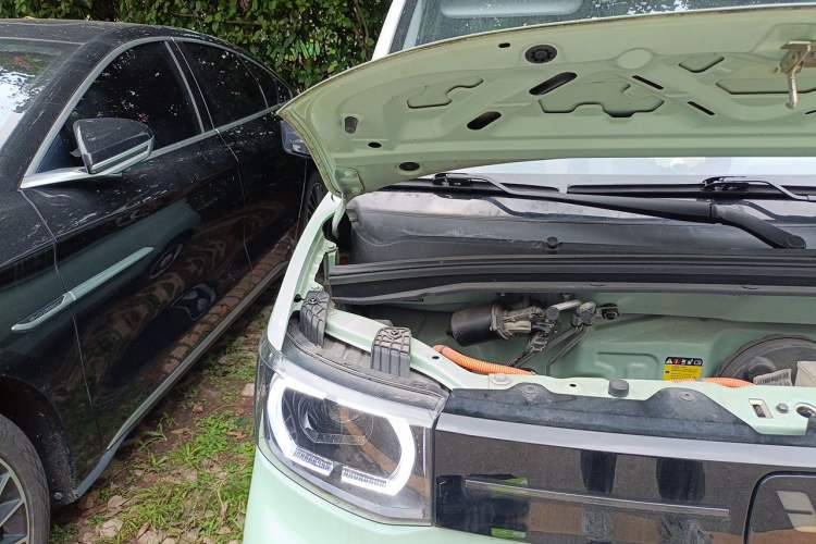 Used Wuling Hongguang MINIEV 2022 Macaron Fashion Model Lithium Iron Phosphate Engine Bay Right