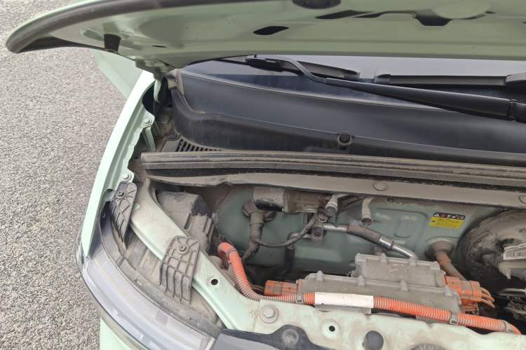 Used Wuling Hongguang MINIEV 2022 Macaron Fashion Model Lithium Iron Phosphate Engine Bay Right