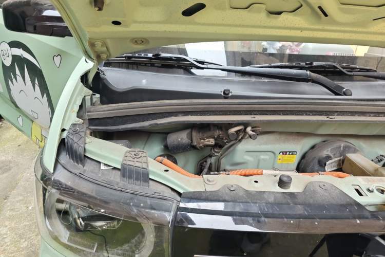 Used Wuling Hongguang MINIEV 2022 Macaron Premium Model – Lithium Iron Phosphate Engine Bay Right
