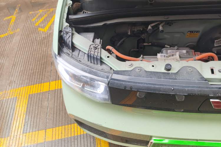 Used Wuling Hongguang MINIEV 2022 Macaron Premium Model – Lithium Iron Phosphate Engine Bay Right