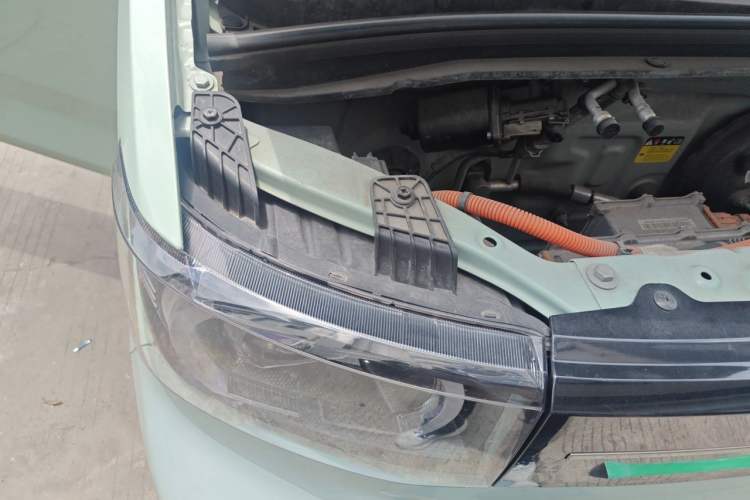 Used Wuling Hongguang MINIEV 2022 Macaron Fashion Model Lithium Iron Phosphate Engine Bay Right