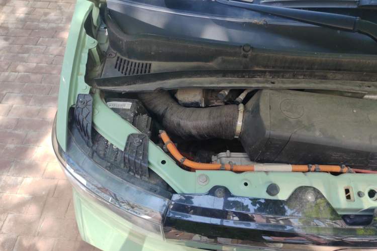 Used Wuling Hongguang MINIEV 2022 Macaron Premium Model – Lithium Iron Phosphate Engine Bay Right