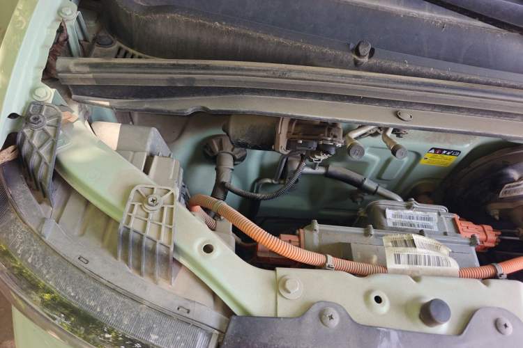 Used Wuling Hongguang MINIEV 2022 Macaron Premium Model – Lithium Iron Phosphate Engine Bay Right