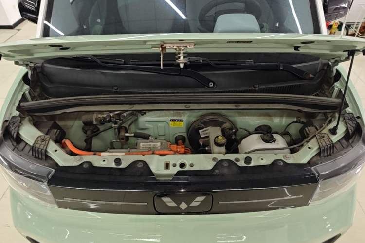 Used Wuling Hongguang MINIEV 2022 Macaron Premium Model – Lithium Iron Phosphate Engine Bay