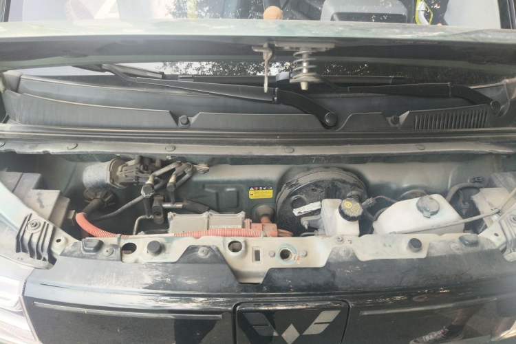 Used Wuling Hongguang MINIEV 2022 GAMEBOY 300km Enthusiast Model with Lithium Iron Phosphate Engine Bay