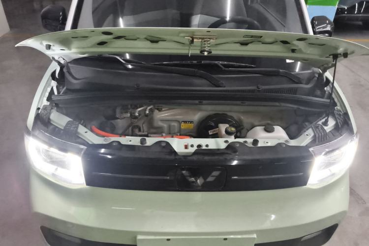 Used Wuling Hongguang MINIEV 2022 Macaron Fashion Model Lithium Iron Phosphate Engine Bay