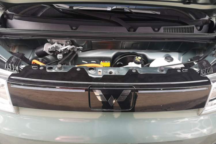 Used Wuling Hongguang MINIEV 2022 GAMEBOY 200km Play Edition with Lithium Iron Phosphate Engine Bay