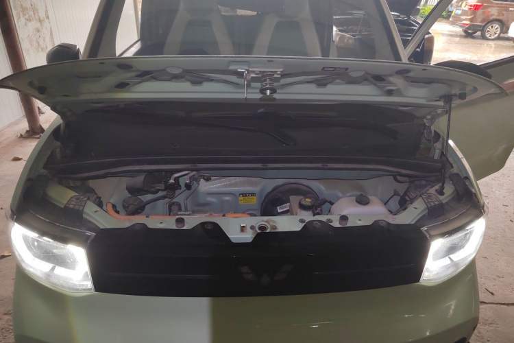 Used Wuling Hongguang MINIEV 2022 Macaron Premium Model – Lithium Iron Phosphate Engine Bay