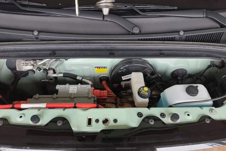 Used Wuling Hongguang MINIEV 2022 Macaron Premium Model – Lithium Iron Phosphate Engine Bay